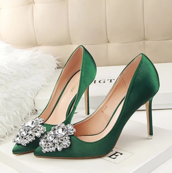 Gorgeous Rhinestones Decor Siletto Court Shoes - Picture 2 of 7